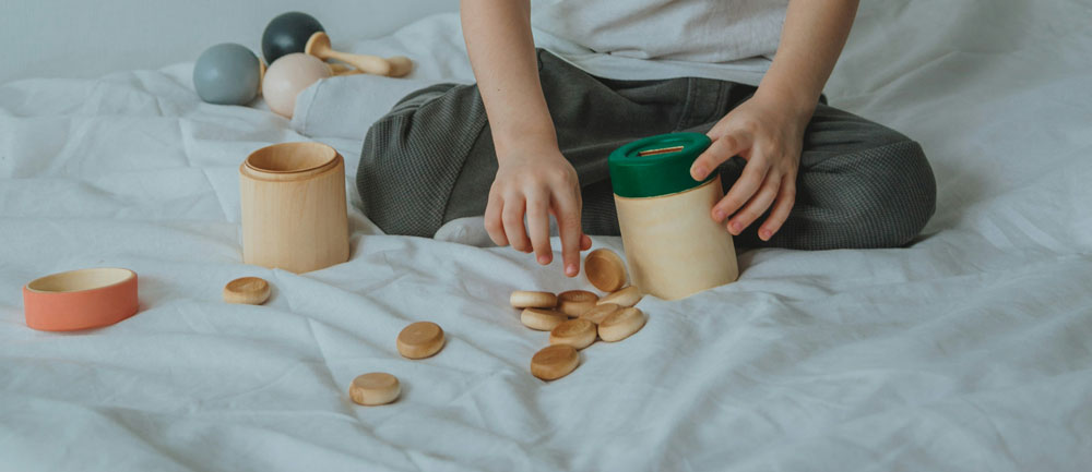 Hvad er Montessori-legetøj – og hvorfor elsker børn det?