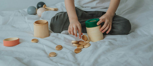 Hvad er Montessori-legetøj – og hvorfor elsker børn det?