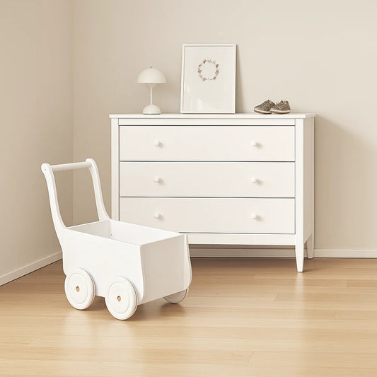 Isle of Dogs Design dukkevogn i træ – hvid