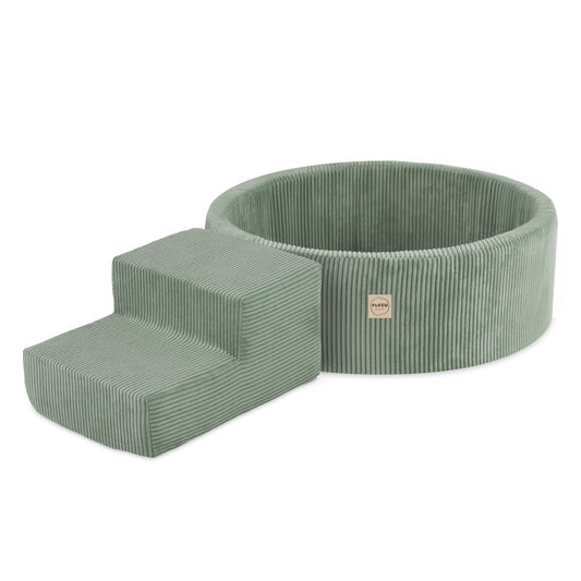Plush Nest Mini Playground tumlesæt med boldbassin og trappe – Green