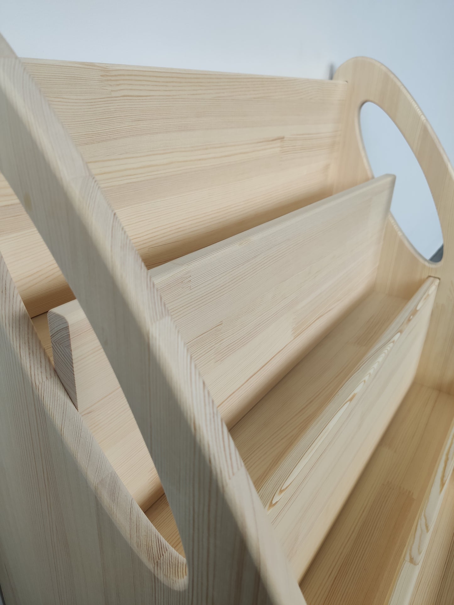 One Little Pine Montessori bogreol MAXI – 4 Hylder