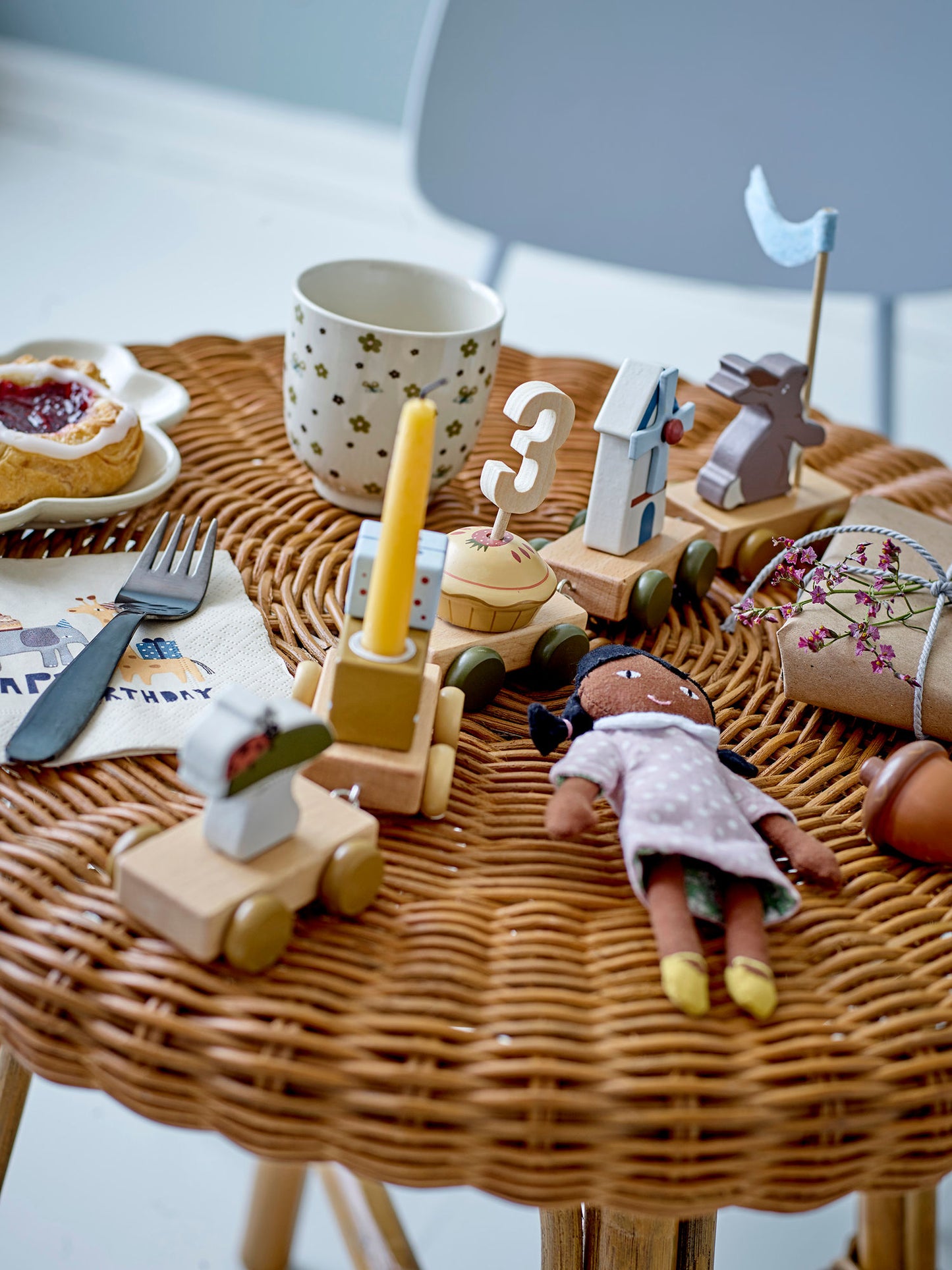 Bloomingville MINI Alfi fødselsdagsdekoration – Brun, MDF, FSC®-certificeret