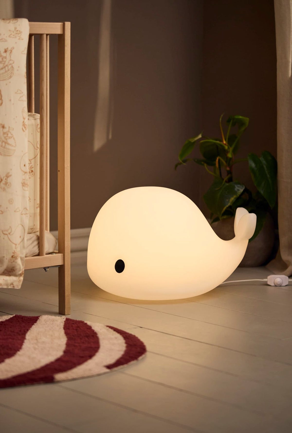 Filibabba LED gulvlampe - Christian the whale 60 cm