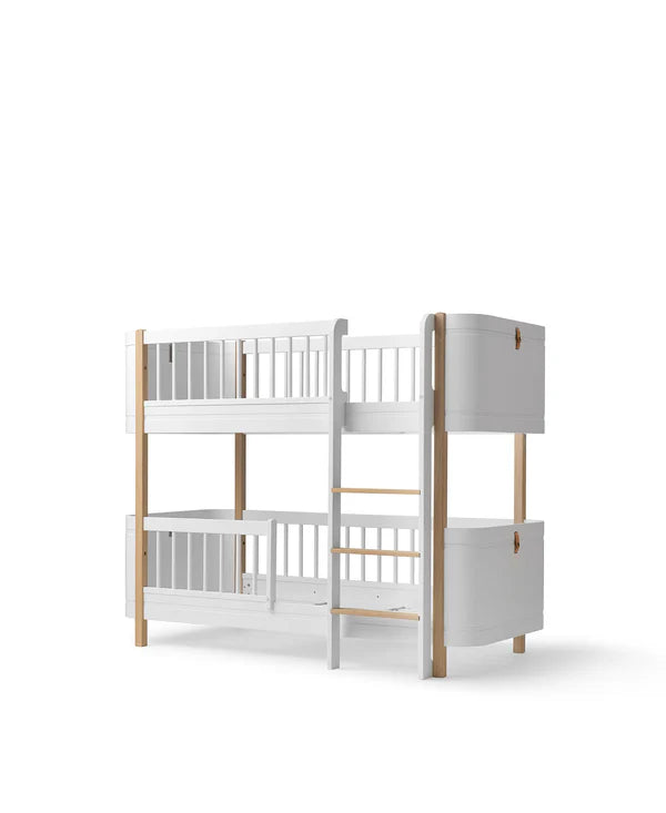 Oliver Furniture Wood Mini+ halvhøj køjeseng i hvid/eg – 68x162 cm