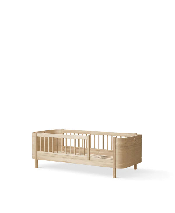 Oliver Furniture Wood Mini+ juniorseng i eg – 68x162 cm