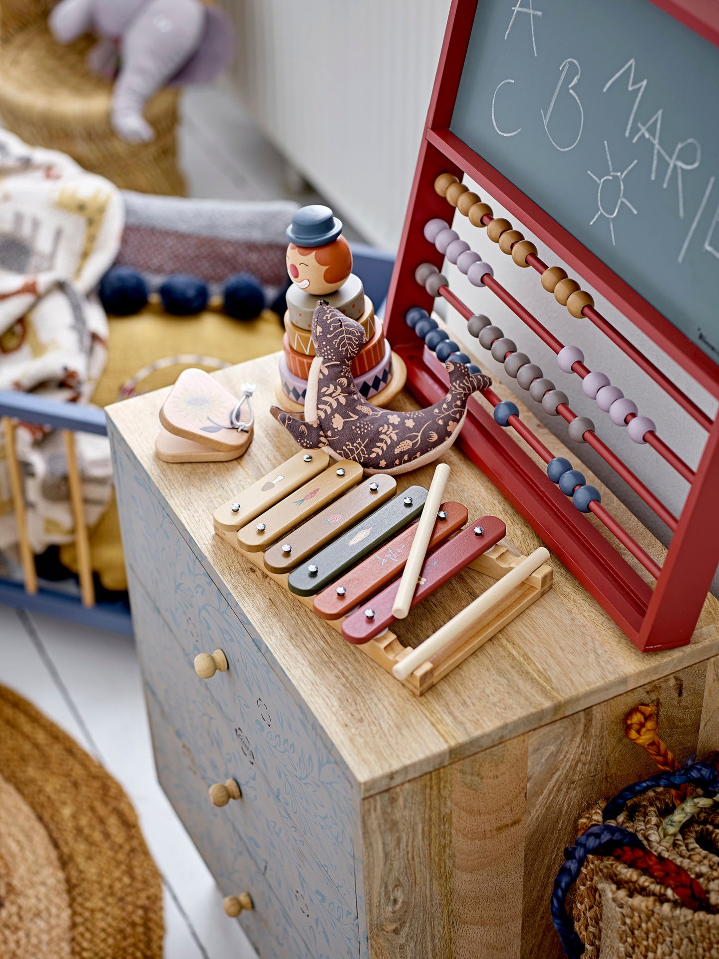 Bloomingville MINI Marcello kugleramme – Grøn FSC®-certificeret træ med tavle