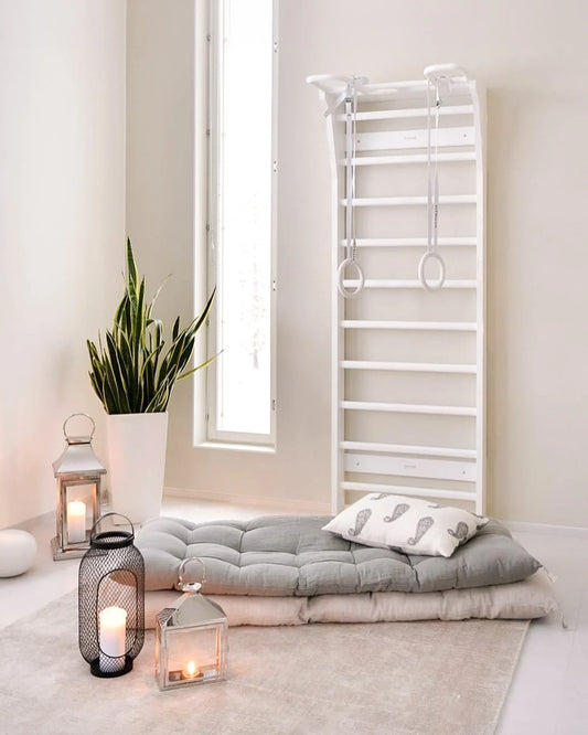 FitWood AARNI vægribbe med pull-up greb 220 cm – hvid