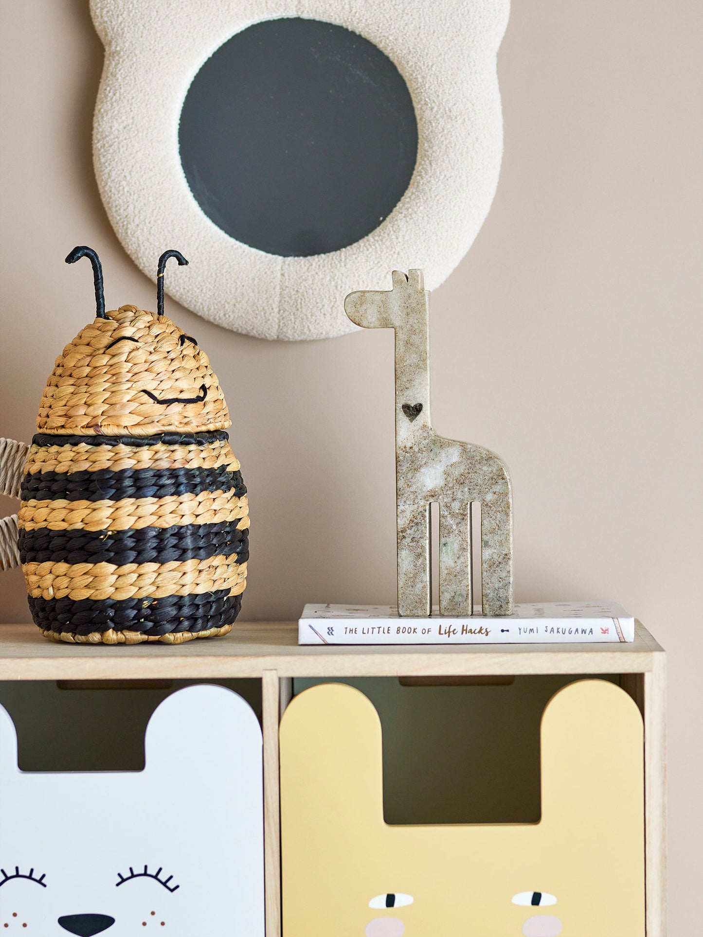 Bloomingville MINI Camy dekorationsfigur – Giraf i naturfarvet marmor