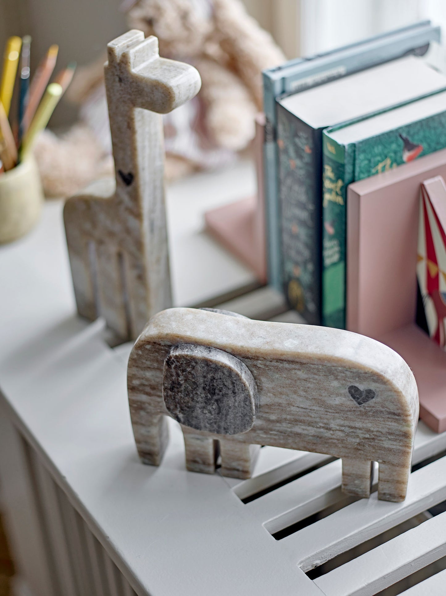 Bloomingville MINI Camy dekorationsfigur – Giraf i naturfarvet marmor