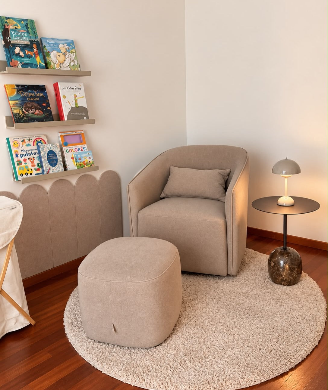Quax Gomi fodskammel til ammestol – mohair latte