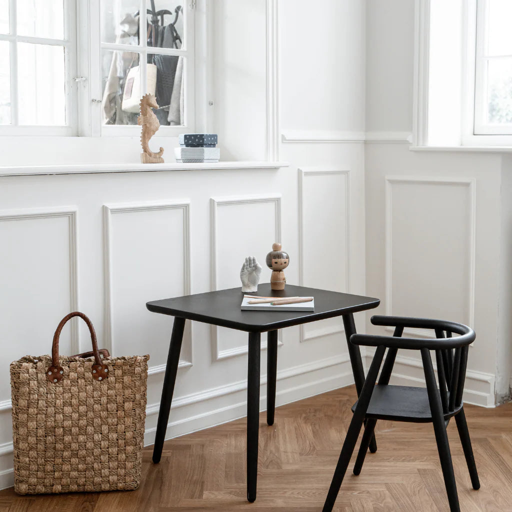 Oaklings Asta børnebord – sortlakeret eg