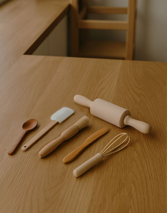 Junior bagesæt i træ – til små hænder og store bagedrømme