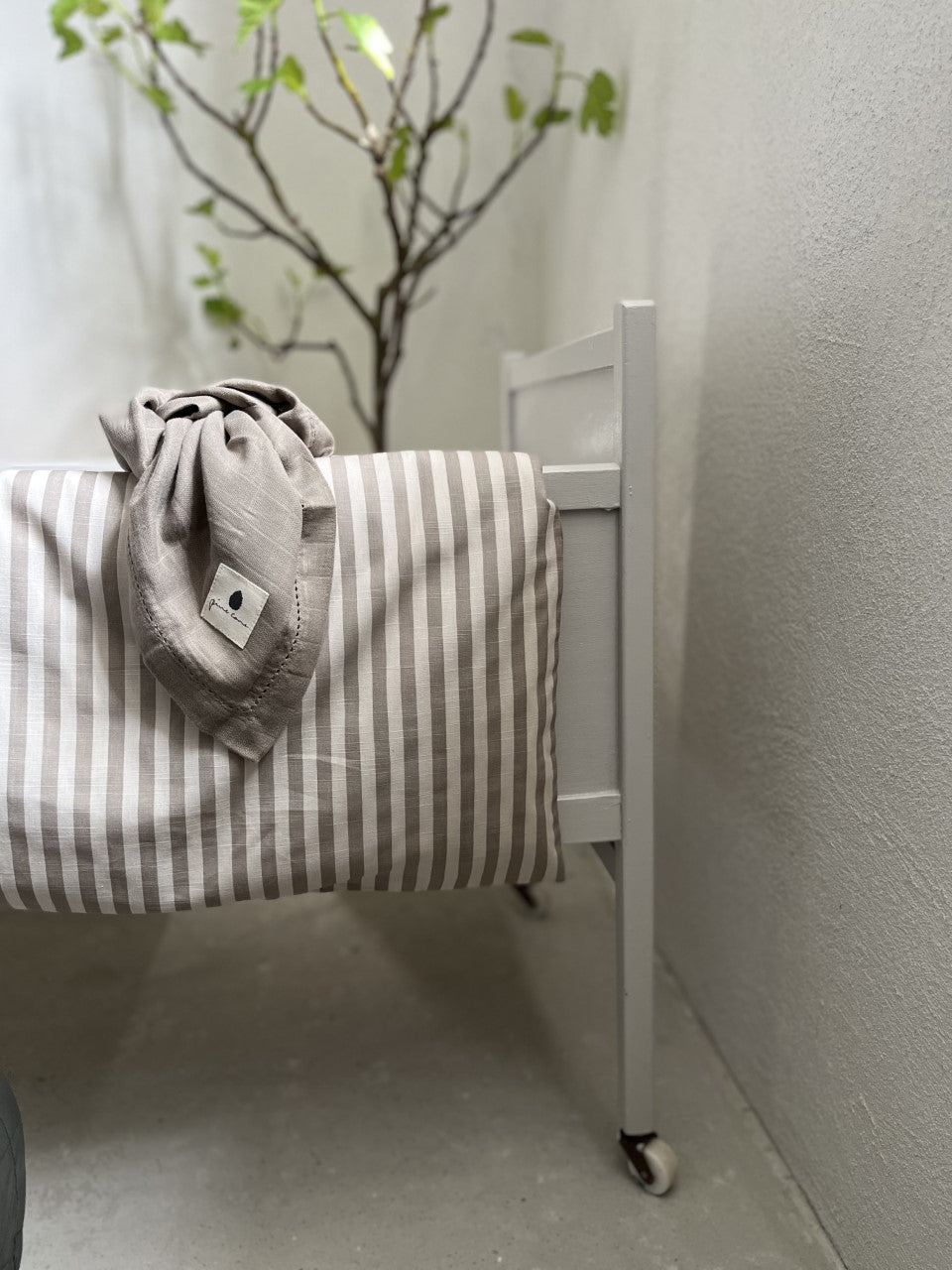 Pine Cone junior sengetøj – Mushroom Stripe