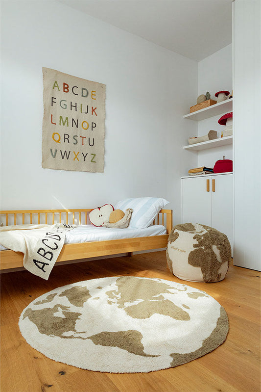 Lorena Canals Rugcycled vaskbart gulvtæppe World Map Ø120 cm – natur