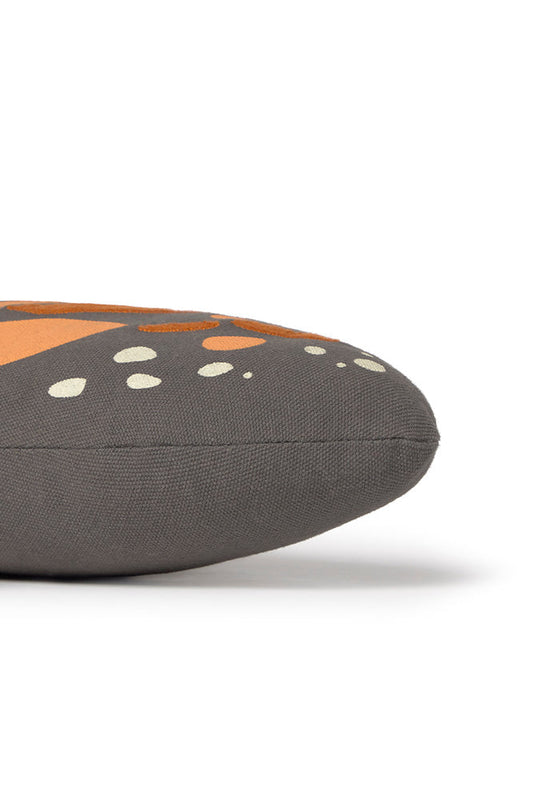 Lorena Canals pude – Butterfly