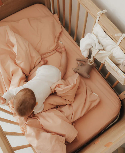 Dear April Bee Baby sengetøj - Pond Boats 70x100 / 40x45 cm