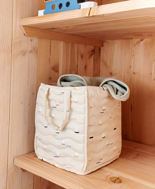 Dear April Ami opbevaringskurv – Pond Boats 25x25x30 cm