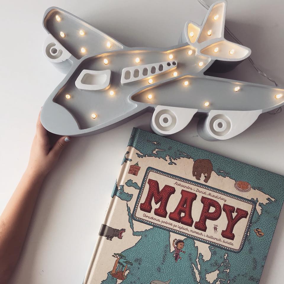 Little Lights Plane lampe i træ - flere farver