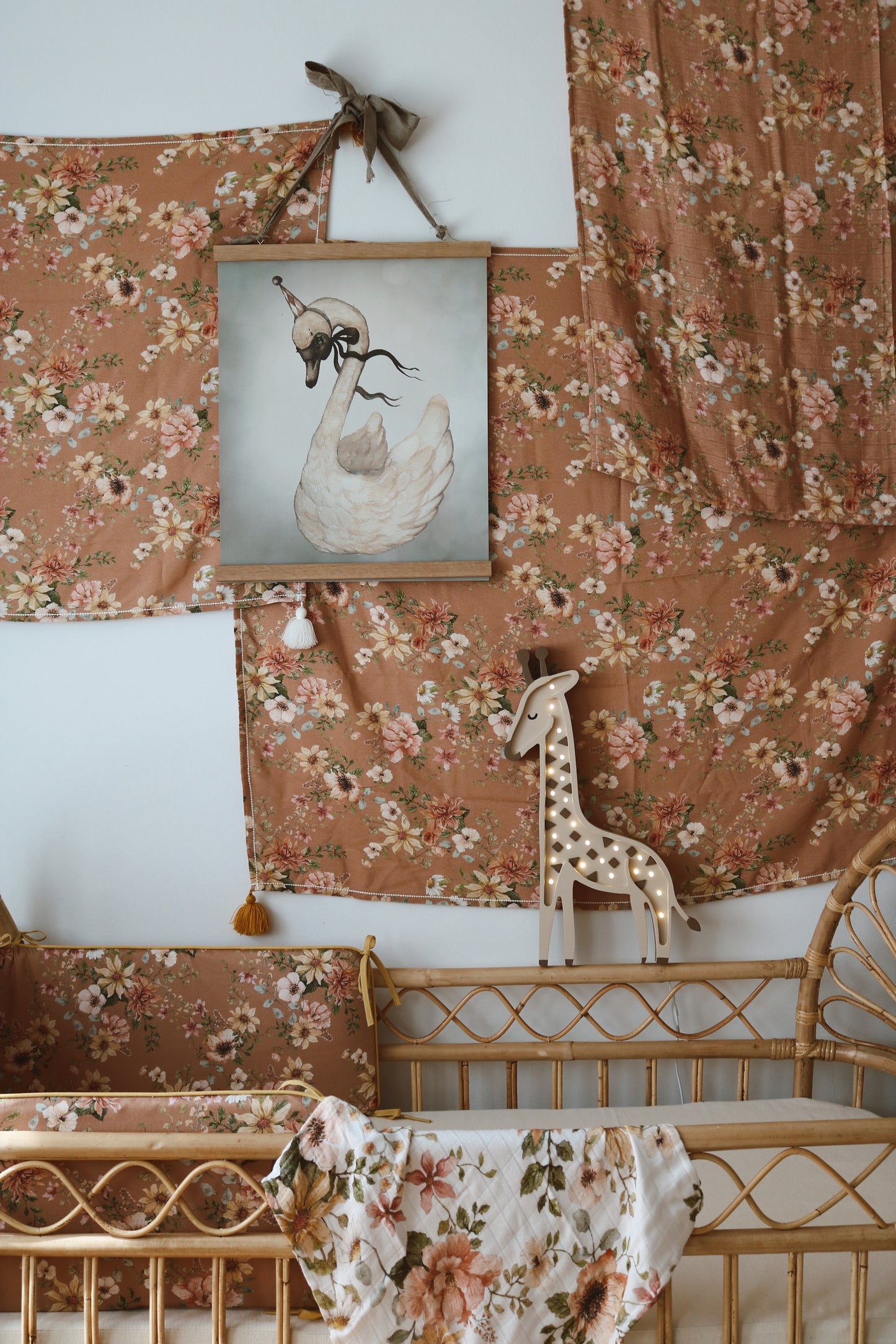Little Lights Giraffe lampe i træ - flere farver
