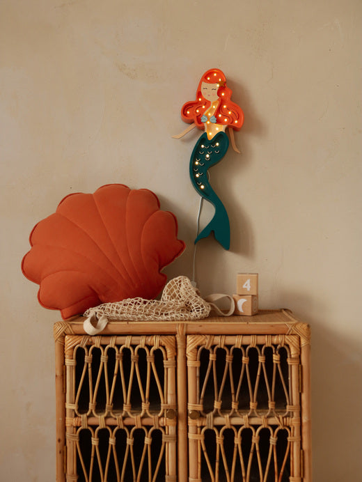 Little Lights Mermaid lampe i træ - flere farver