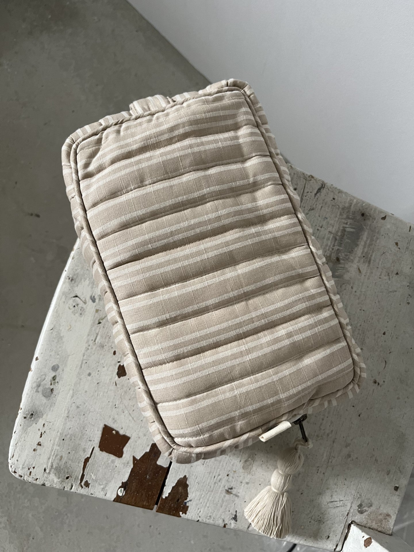 Pine Cone Lulu toilettaske – Beige Stripe