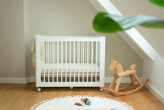 Naolima MoveMi® foldbar 2-i-1 - tremmeseng og kravlegård - Hvid