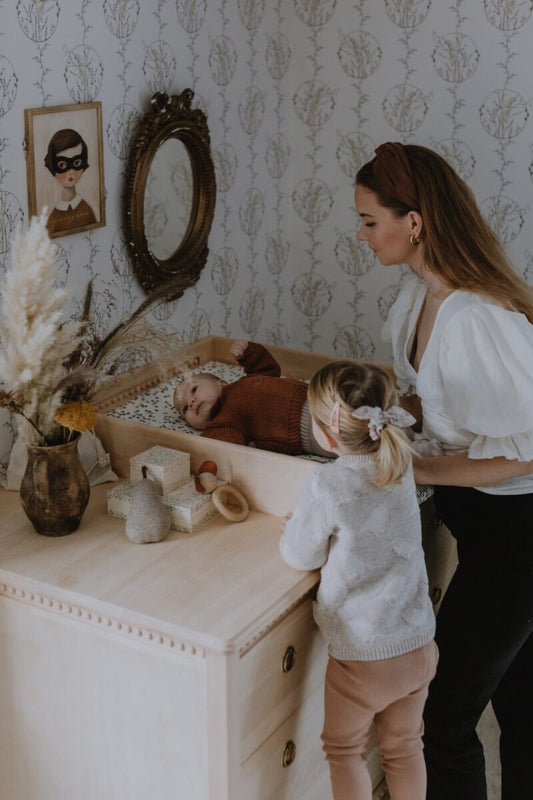 Gustavienne pusletop til kommode i birketræ – passer til Gustavienne kommode