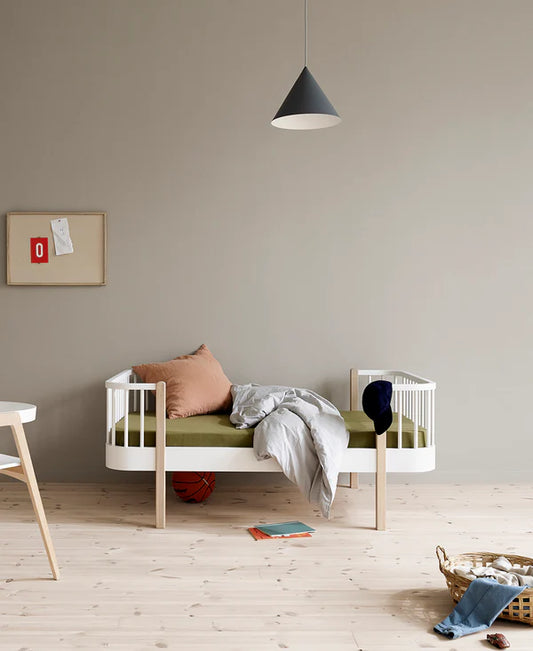 Oliver Furniture Wood Original juniorseng 90x160 cm – hvid/eg