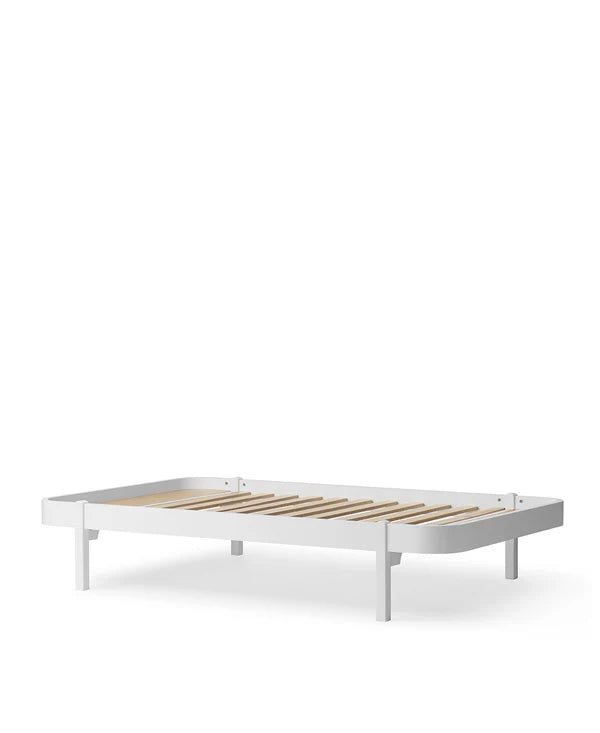 Oliver Furniture Wood Lounger seng 120x200 cm – hvid