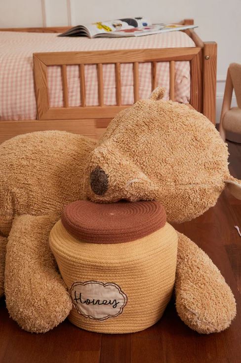 Lorena Canals puf Sleepy Bear – blød bamsepuf
