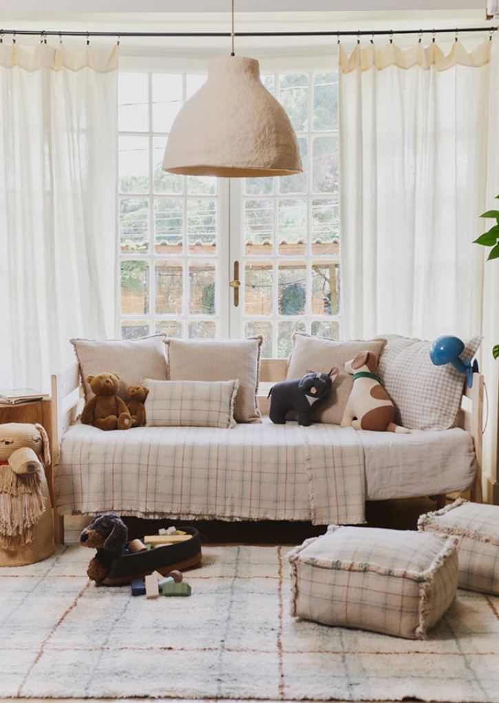 Lorena Canals håndvævet puf – Blue Sage