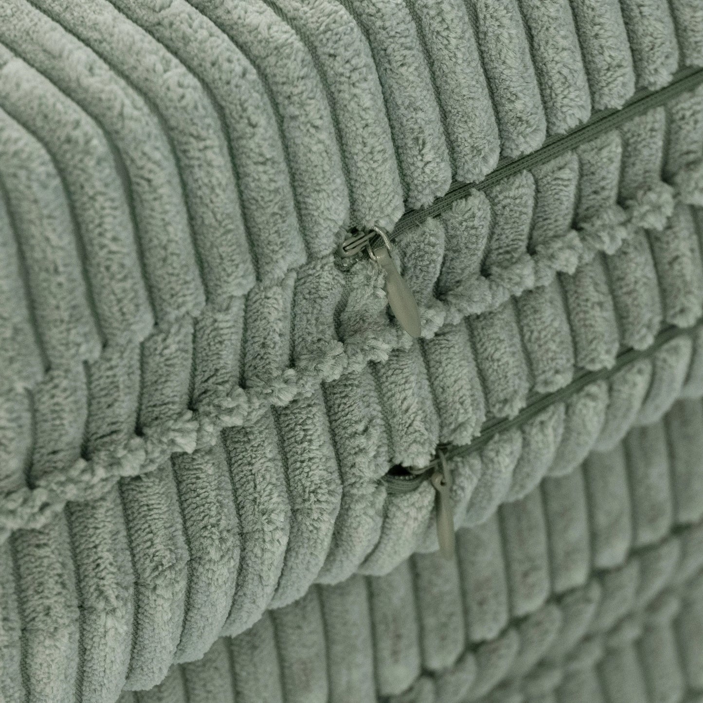Plush Nest blomsterformet legemåtte “Fluffy Flower” – grøn (115x115x5 cm, premium fløjl)