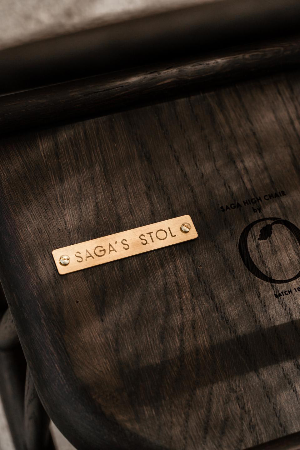 Oaklings Saga højstol – røget eg