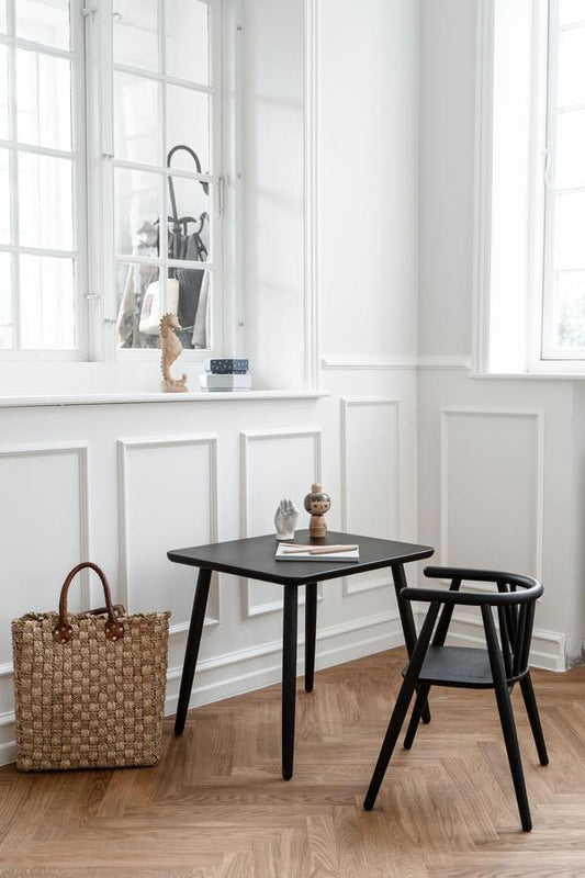 Oaklings Asta børnebord – sortlakeret eg