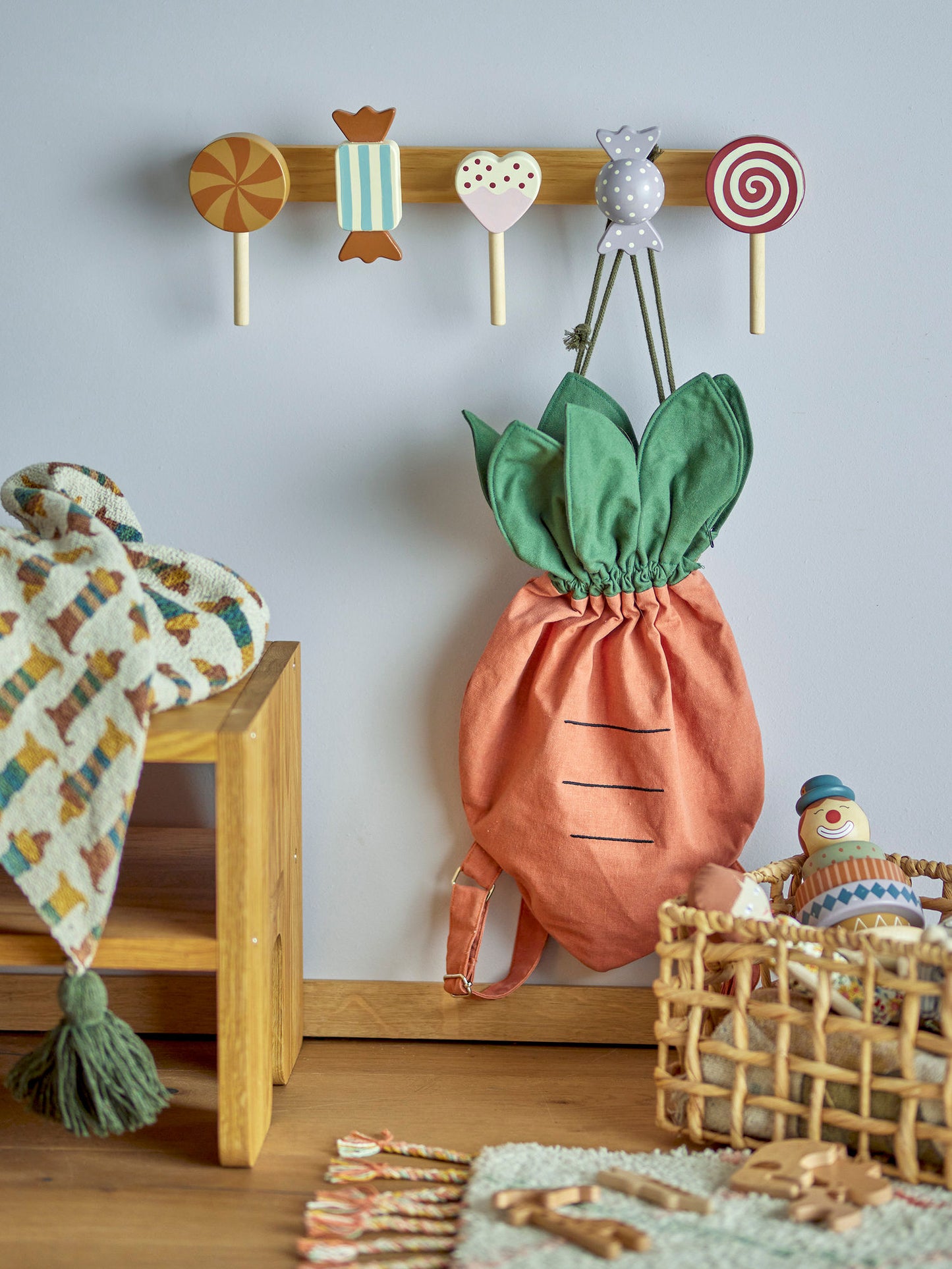 Bloomingville MINI Rudy Knagerække – Brun – MDF