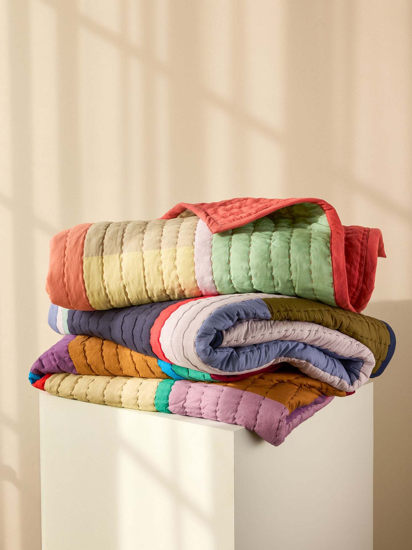 Hübsch Pavilion plaid – blokmønster i koral og pastelfarver