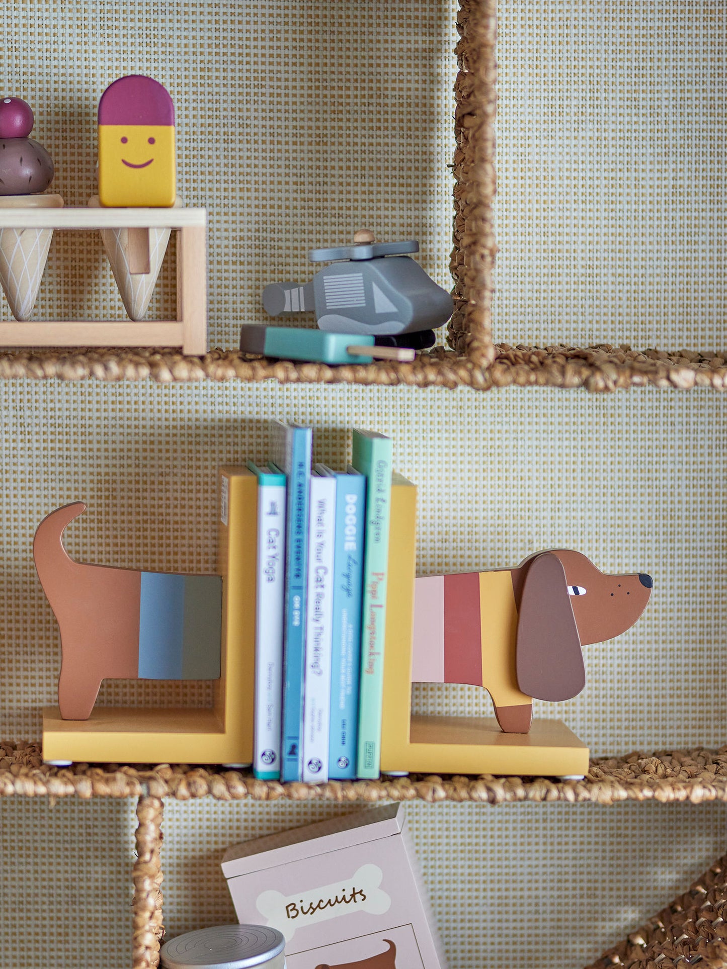 Bloomingville MINI Charlie bogstøtte – Gul hund i FSC®-certificeret MDF