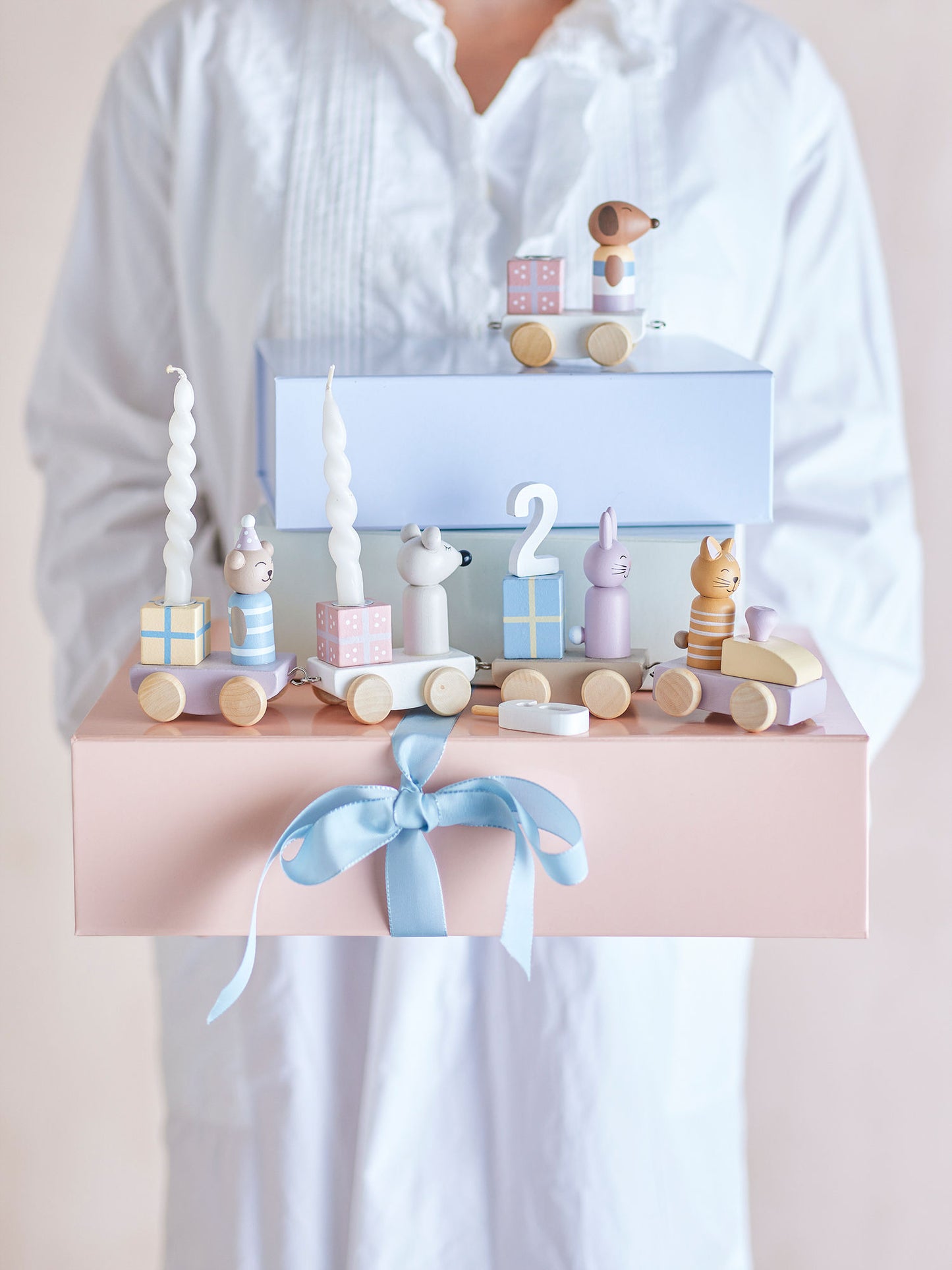 Bloomingville MINI Junaid fødselsdagsdekoration – Rosa tog i FSC®-certificeret MDF
