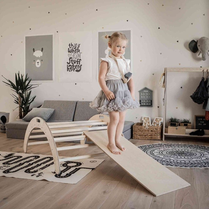 Montessori klatrebue med rampe – trævippe og motorikleg