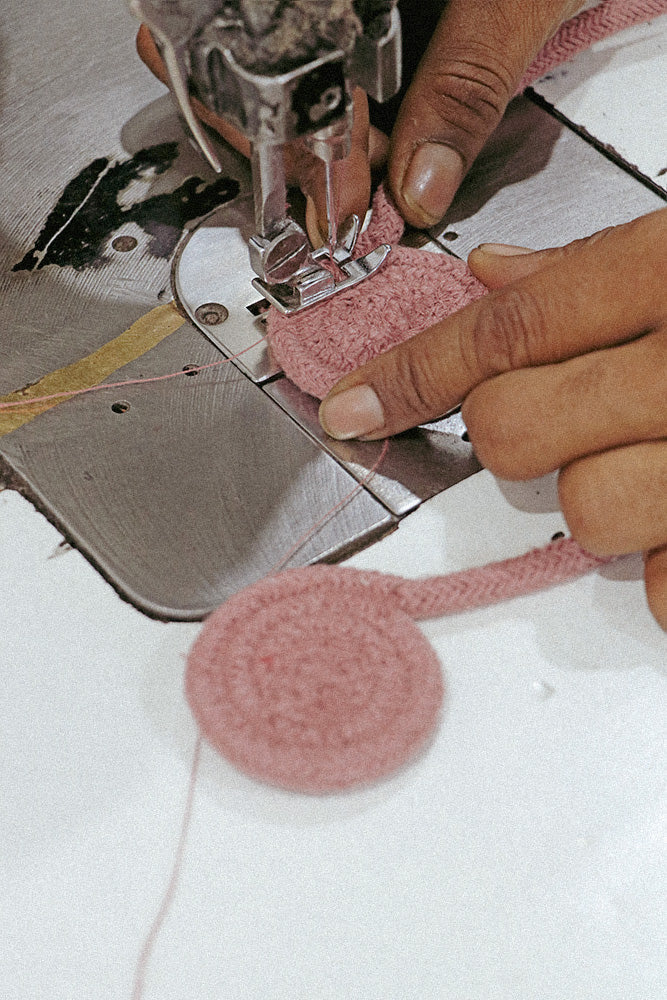 Lorena Canals vaskbart gulvtæppe Baby Sommerfugl 90 x 120 cm – rosa