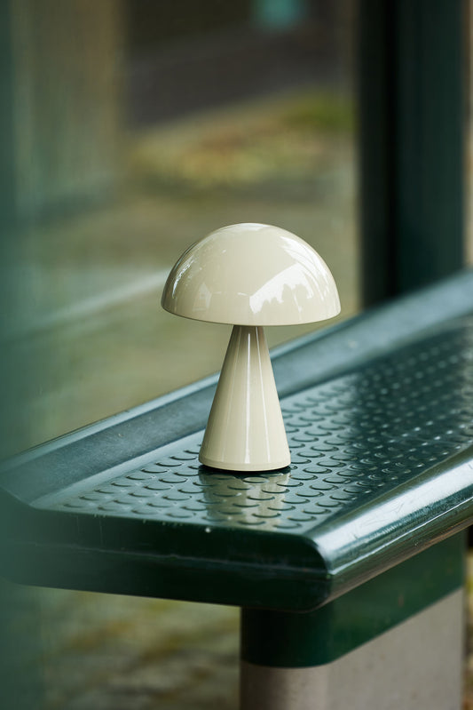 Hübsch Mush transportabel lampe – lys sand