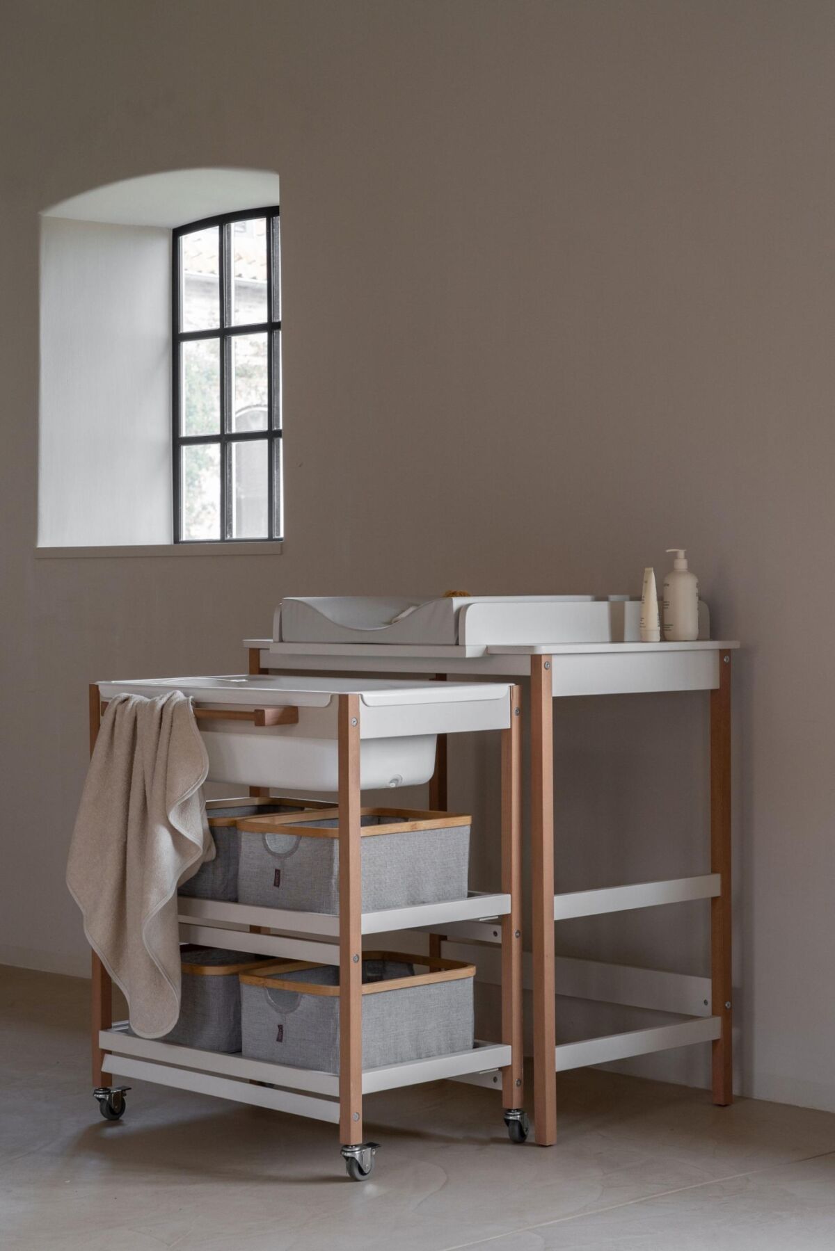 Quax puslebord med bad – Smart – Clay/Natur