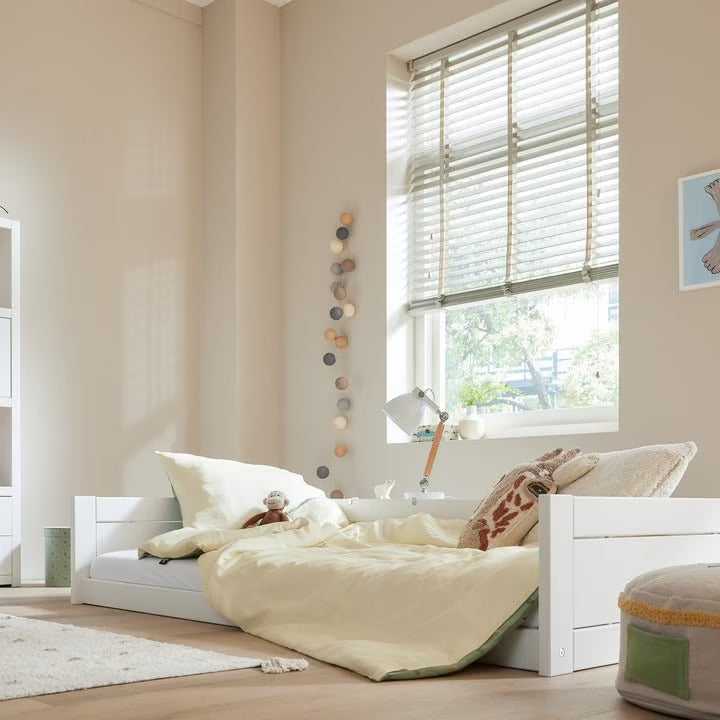 LIFETIME Kidsrooms Montessori børneseng 90x200 cm – fleksibel gulvseng og platformseng