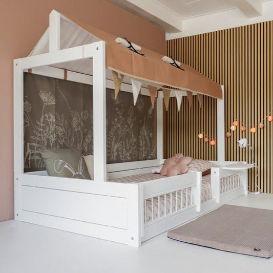 LIFETIME Kidsrooms montessori børneseng med topkonstruktion og sengeheste 120x200 cm – hvid