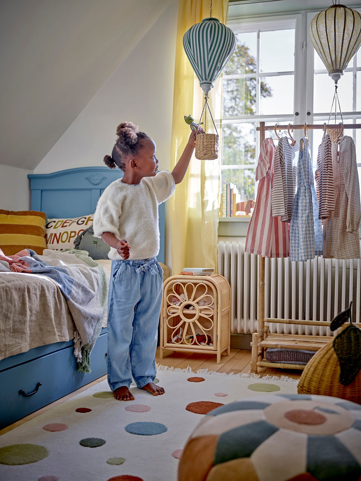 Bloomingville MINI Anuke skab – Blomstrelåge i natur, rattan