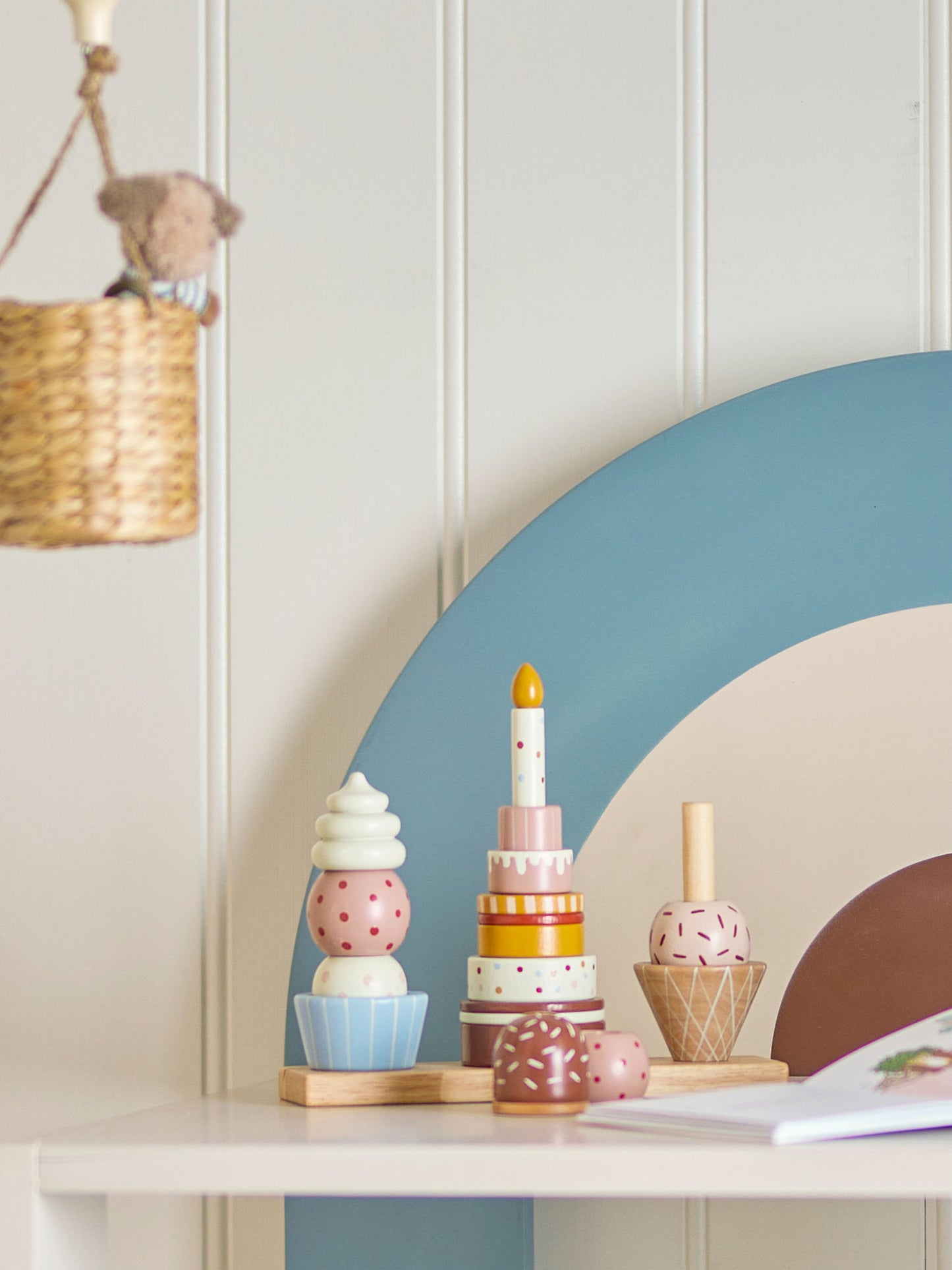 Bloomingville MINI Celebrate aktivitetslegetøj – Stabeltårn i FSC®-certificeret bøgetræ