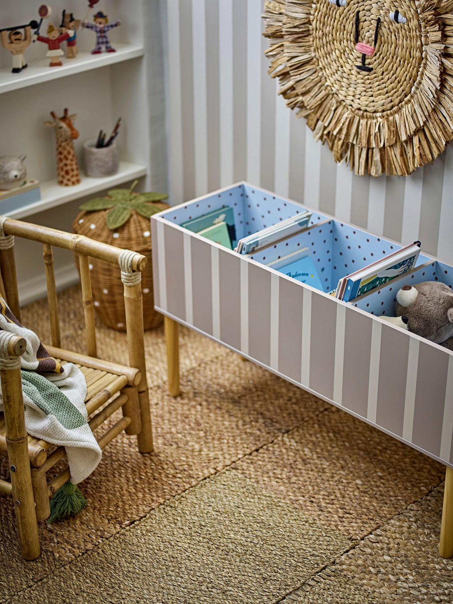 Bloomingville MINI Basir vægdekoration – Løve i vandhyacint, Natur