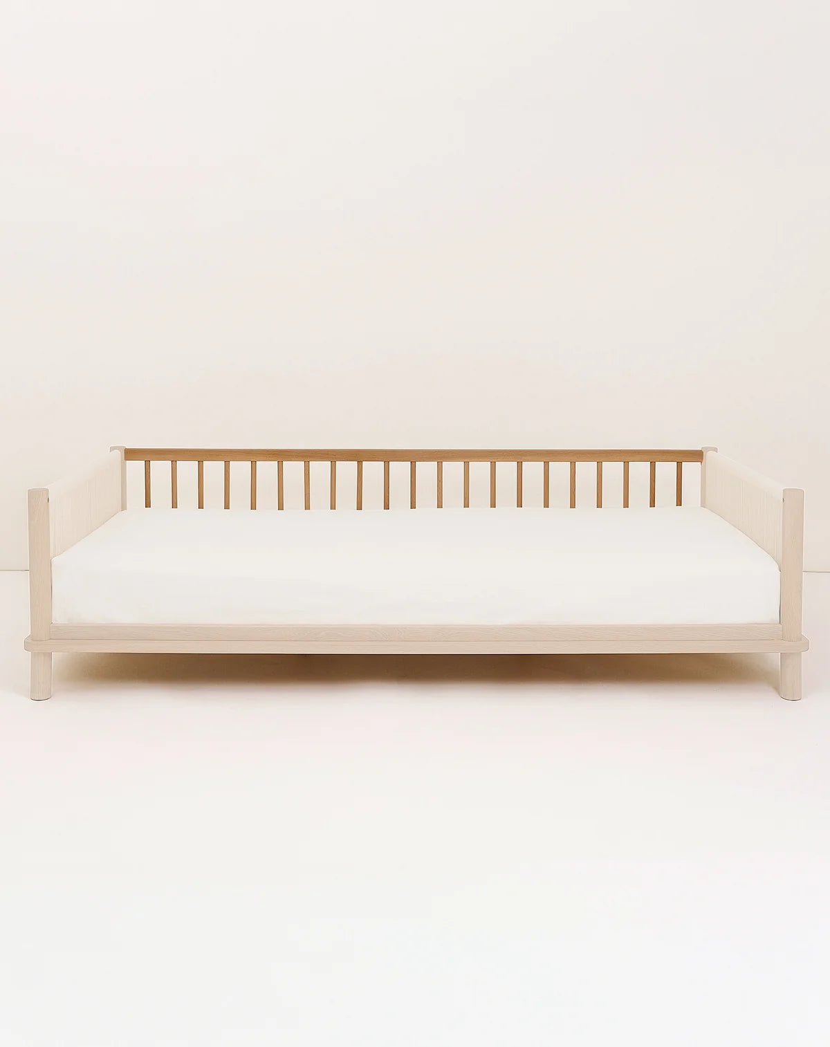 Nobodinoz Latitude sofa-udvidelsessæt til børneseng i massiv eg