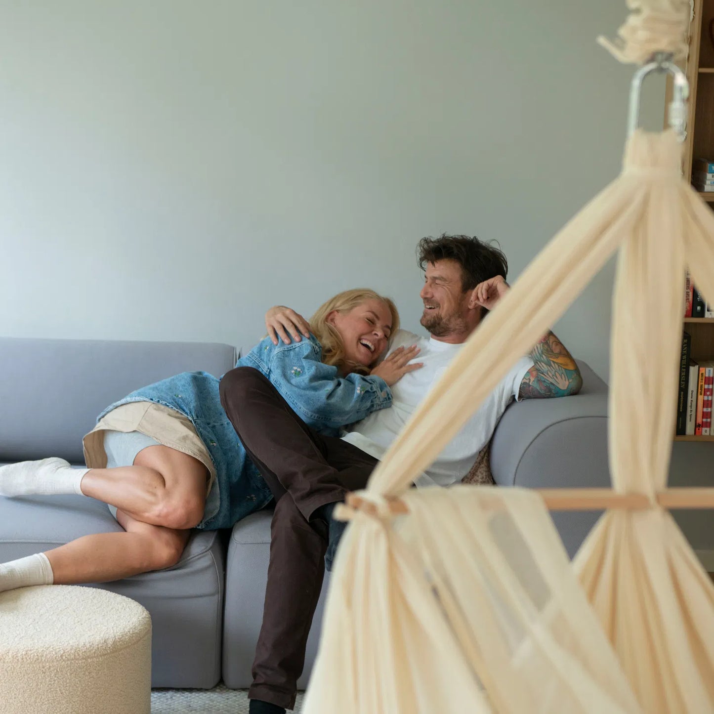 Membantu Premium økologisk tvillingeslyngevugge – Beige