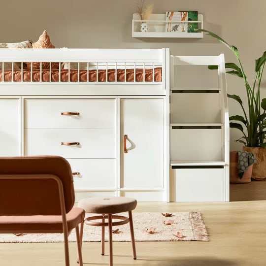 LIFETIME Kidsrooms halvhøj seng inkl. opbevaring 128 cm - 90x200 cm – Breeze – hvid